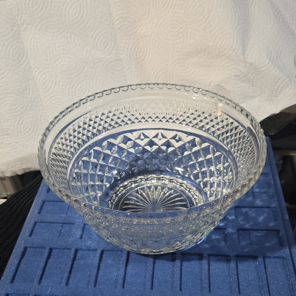 Anchor Hocking Wexford Seving Salad Punch Bowl